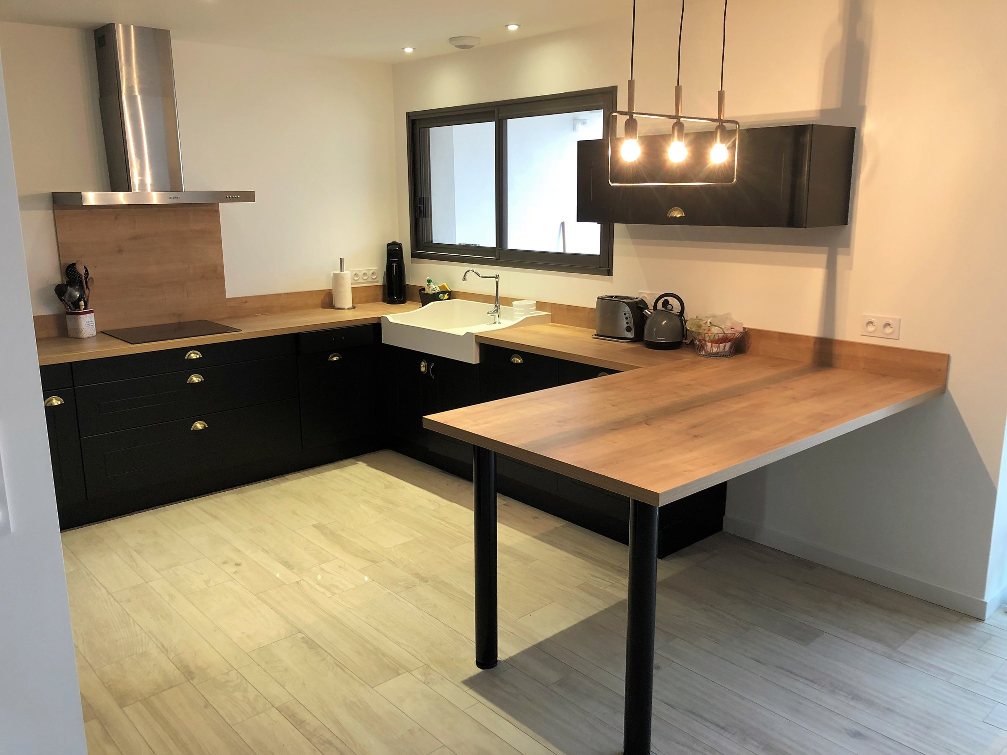 découvrez nos cuisines sur mesure à boissy : conception personnalisée, matériaux de qualité et accompagnement professionnel pour créer la cuisine de vos rêves adaptée à votre espace et à votre style.