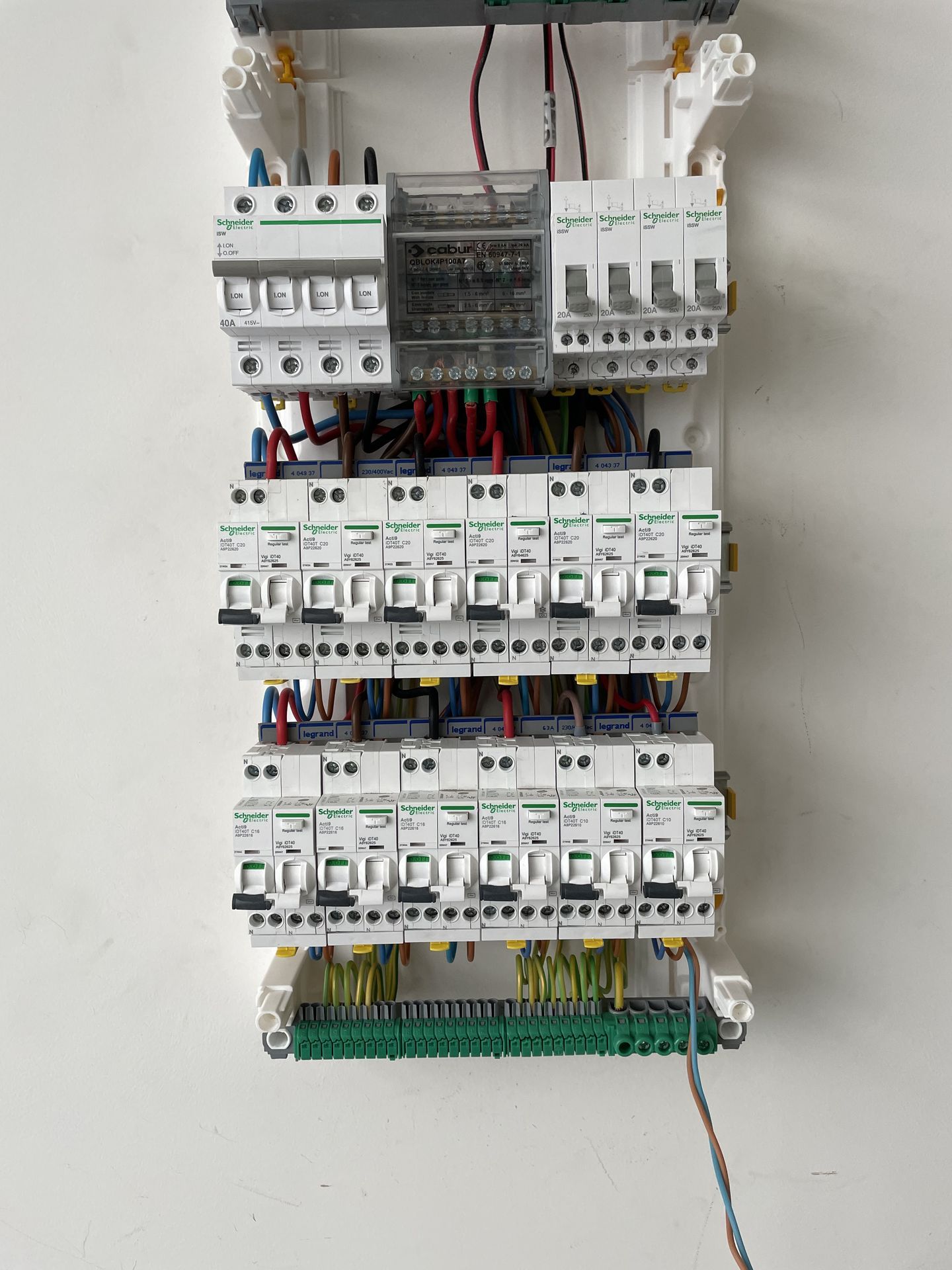 besoin d&rsquo;un &eacute;lectricien rapide &agrave; boissy ? intervention urgente, d&eacute;pannage, installations et r&eacute;parations &eacute;lectriques r&eacute;alis&eacute;es par un professionnel qualifi&eacute;. devis gratuit !