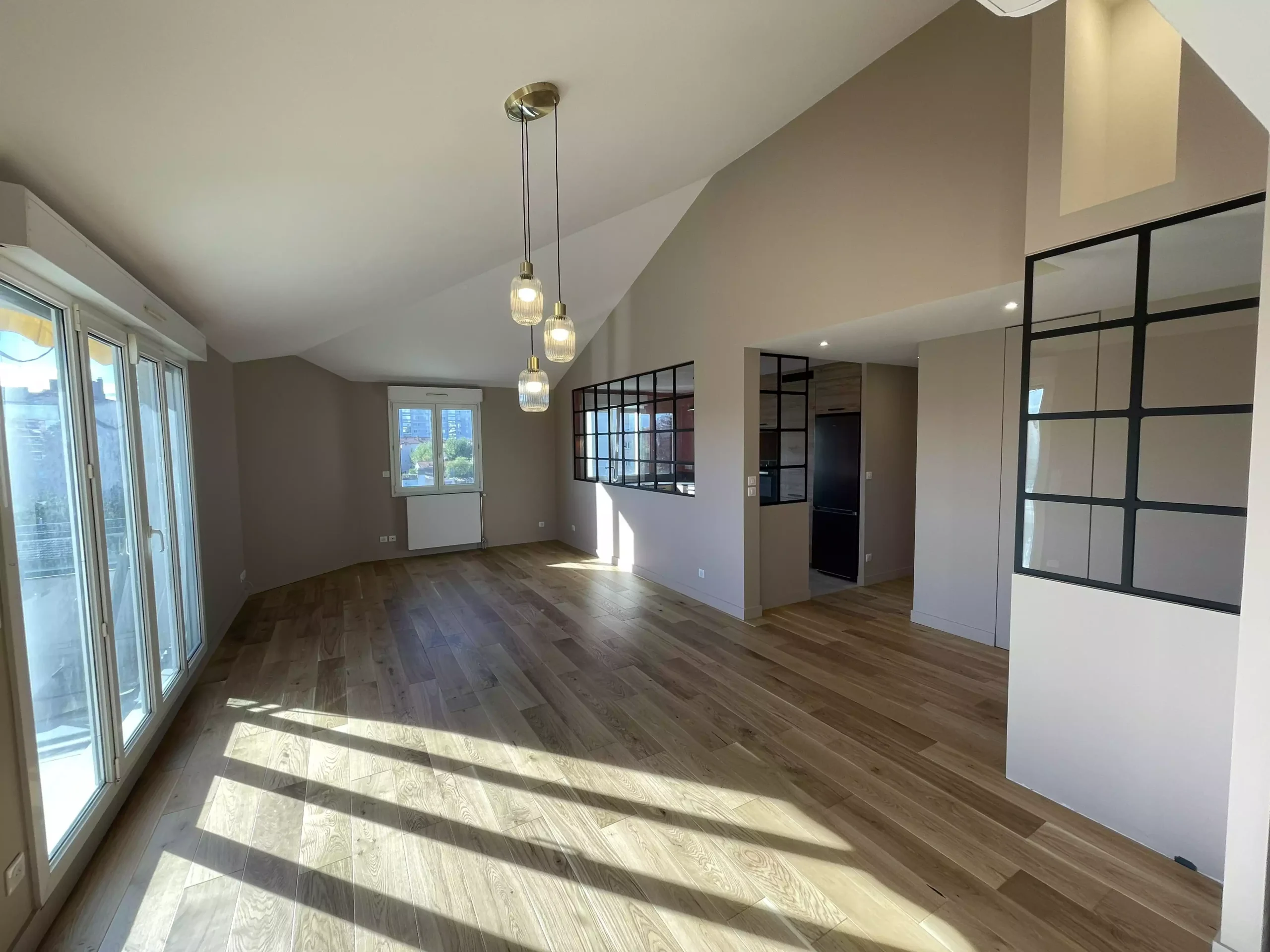 confiez votre r&eacute;novation int&eacute;rieure &agrave; des experts pour transformer votre maison ou appartement. conseils, id&eacute;es et r&eacute;alisations sur mesure pour cr&eacute;er un int&eacute;rieur &agrave; votre image.